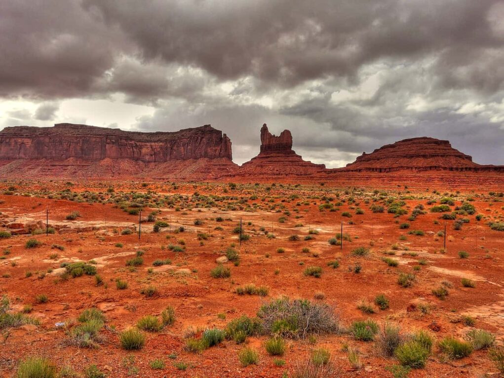 Monument Valley mit Wolken monument valley