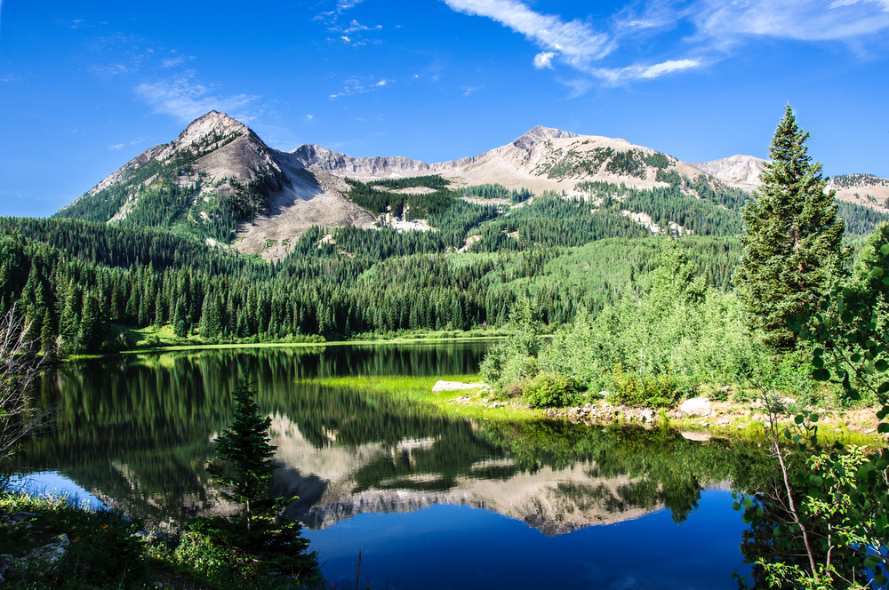 Nordamerika: der Kontinent zwischen Arktis und Karibik 1 Colorado Lake and Mountains